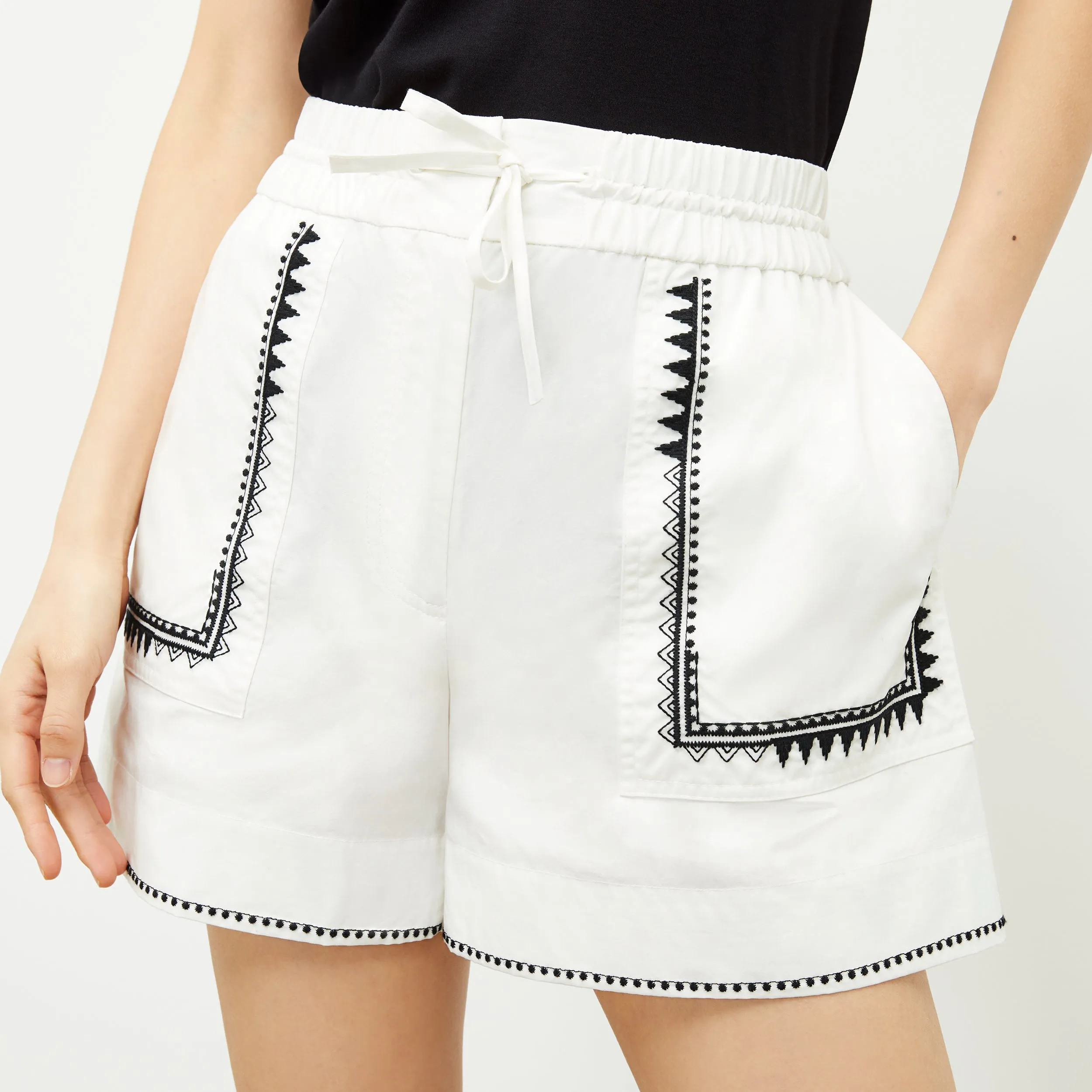 Adina Short - Poplin Embroidery :: White