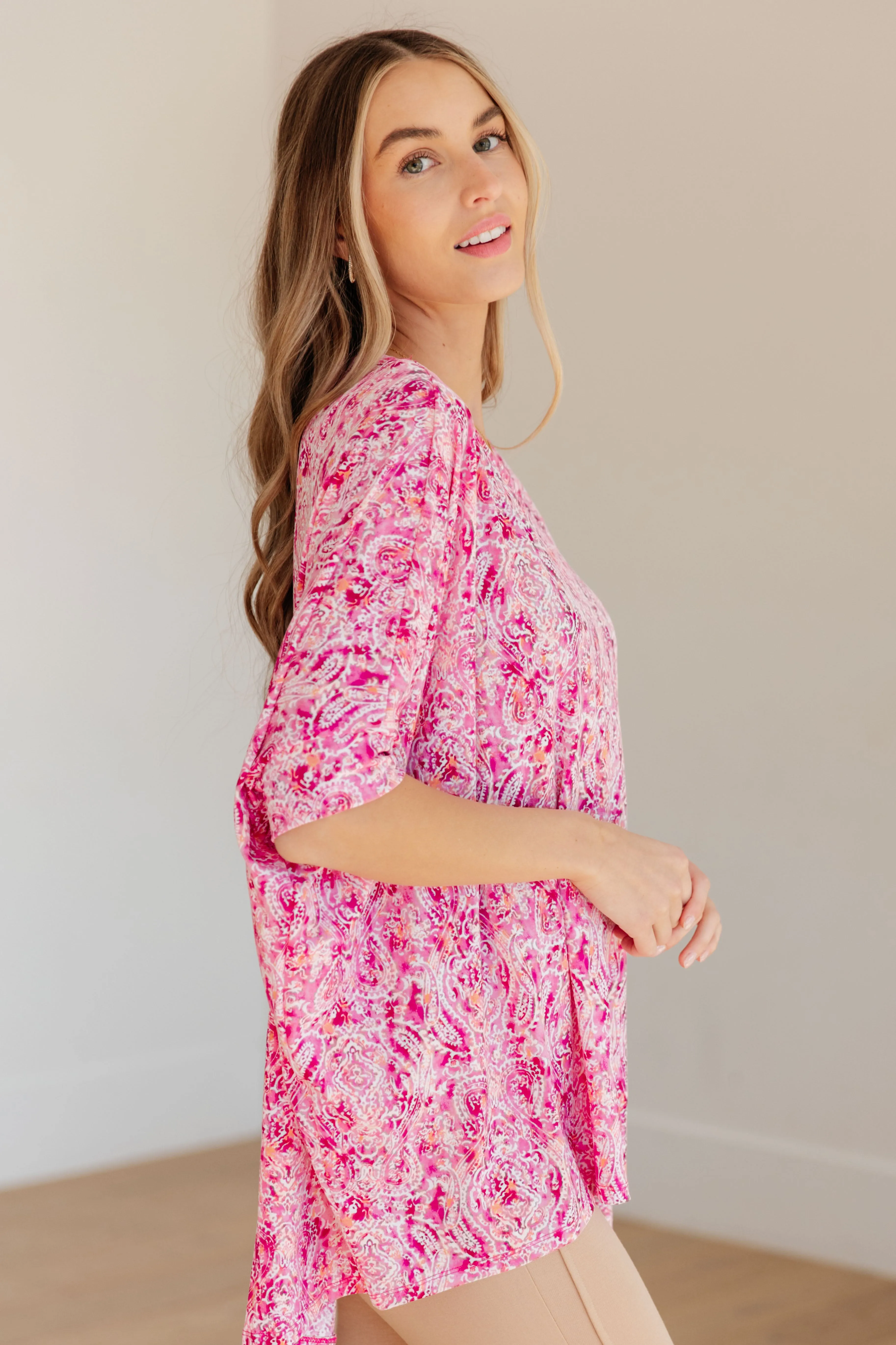 Dear Scarlett Essential Blouse in Fuchsia and White Paisley