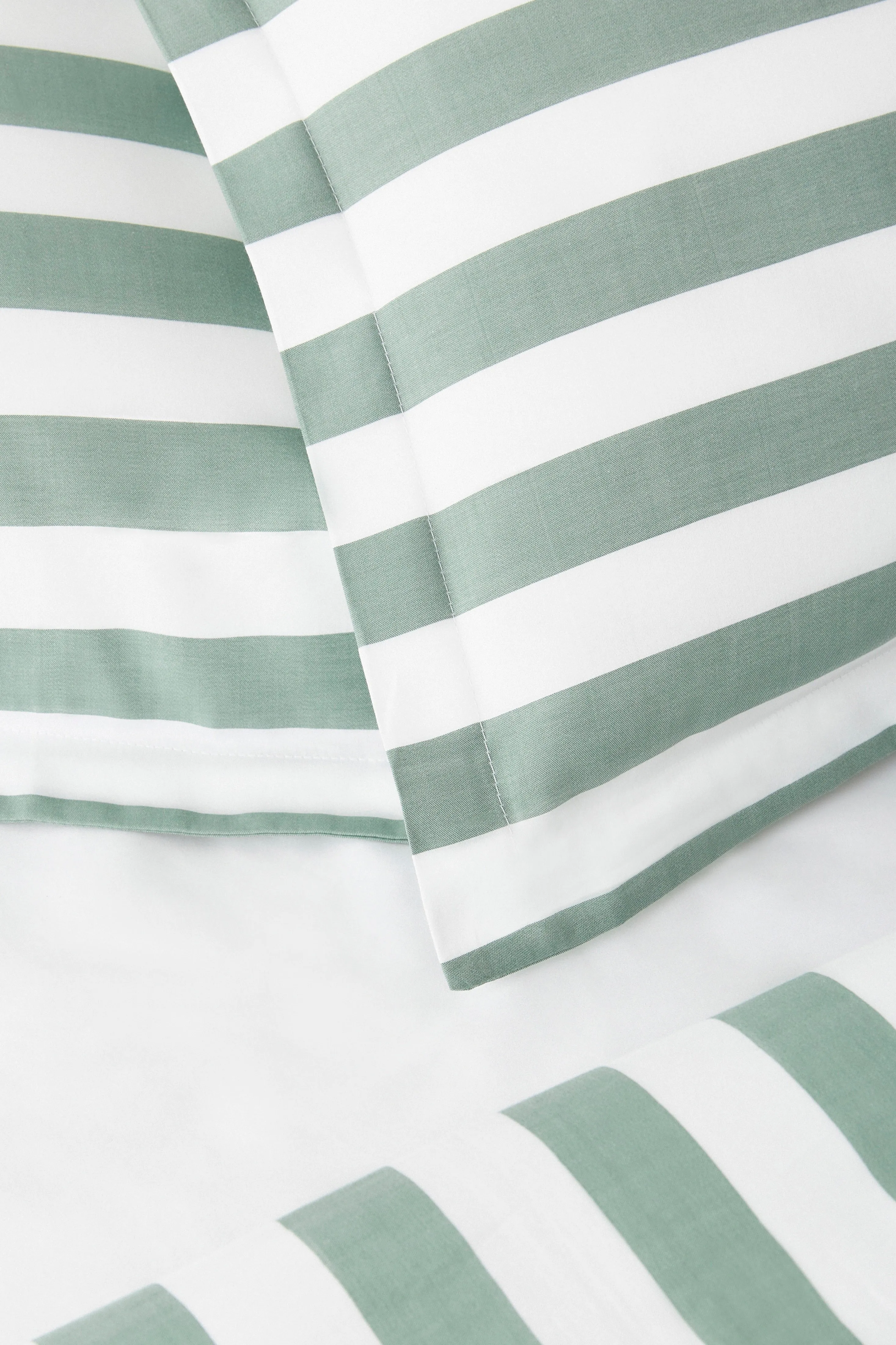 Duvet Cover and Sham Set in Hedge Green/White Stripe