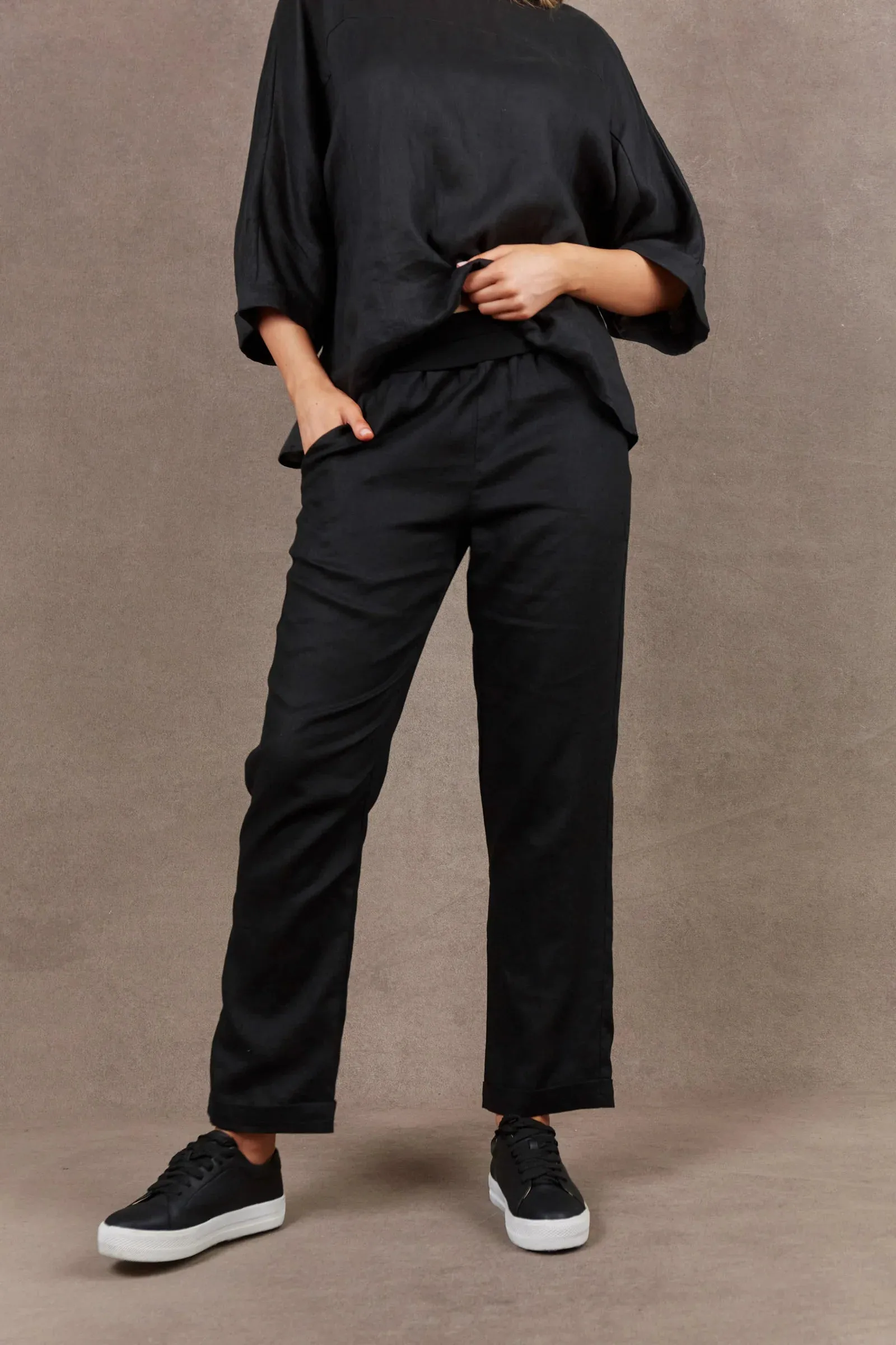 EB & IVE Nama Relax Pant EBONY