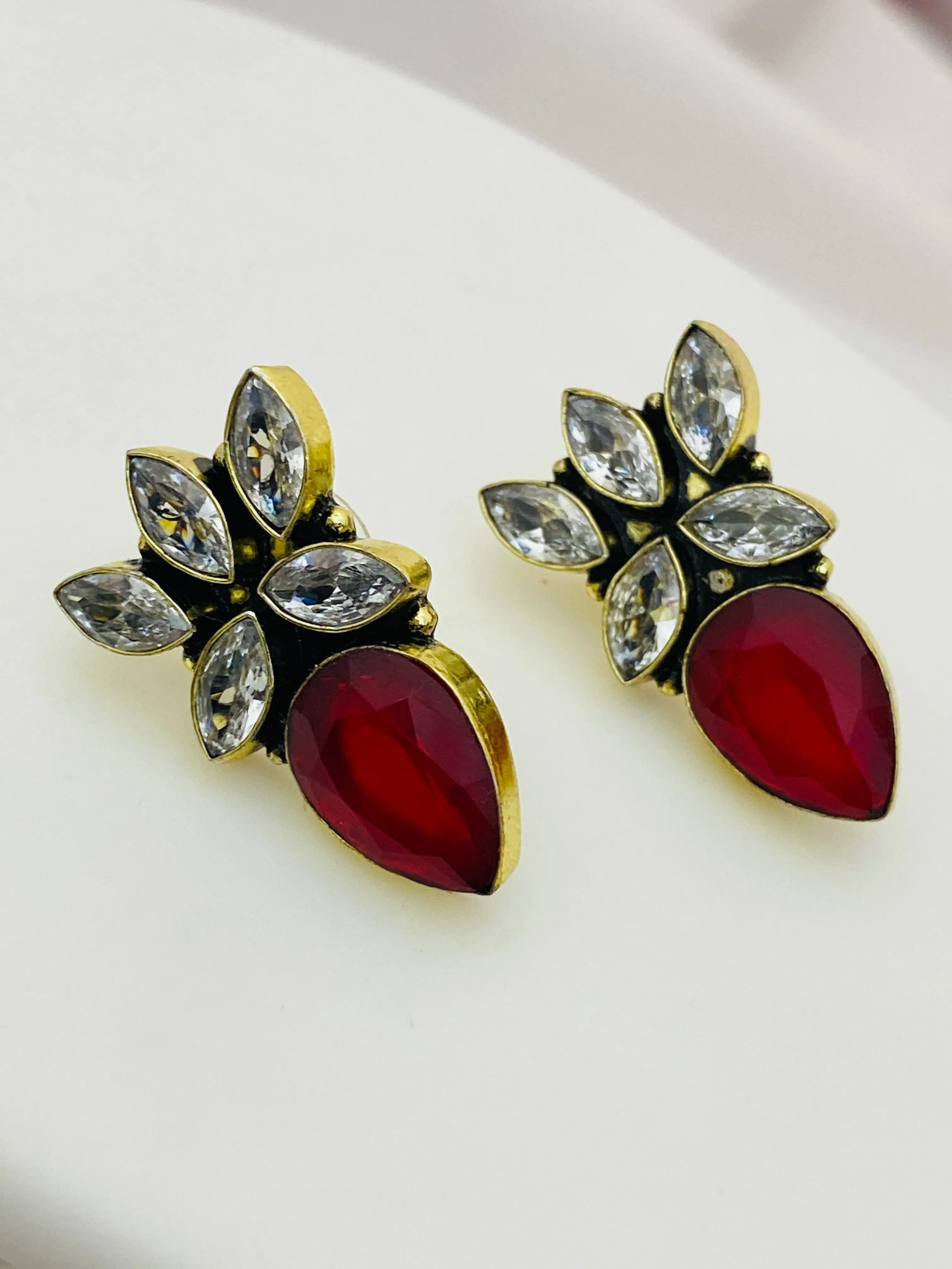 Fascinating Silver Stone Beaded Floral Designed Stylish Stud Earrings For Women