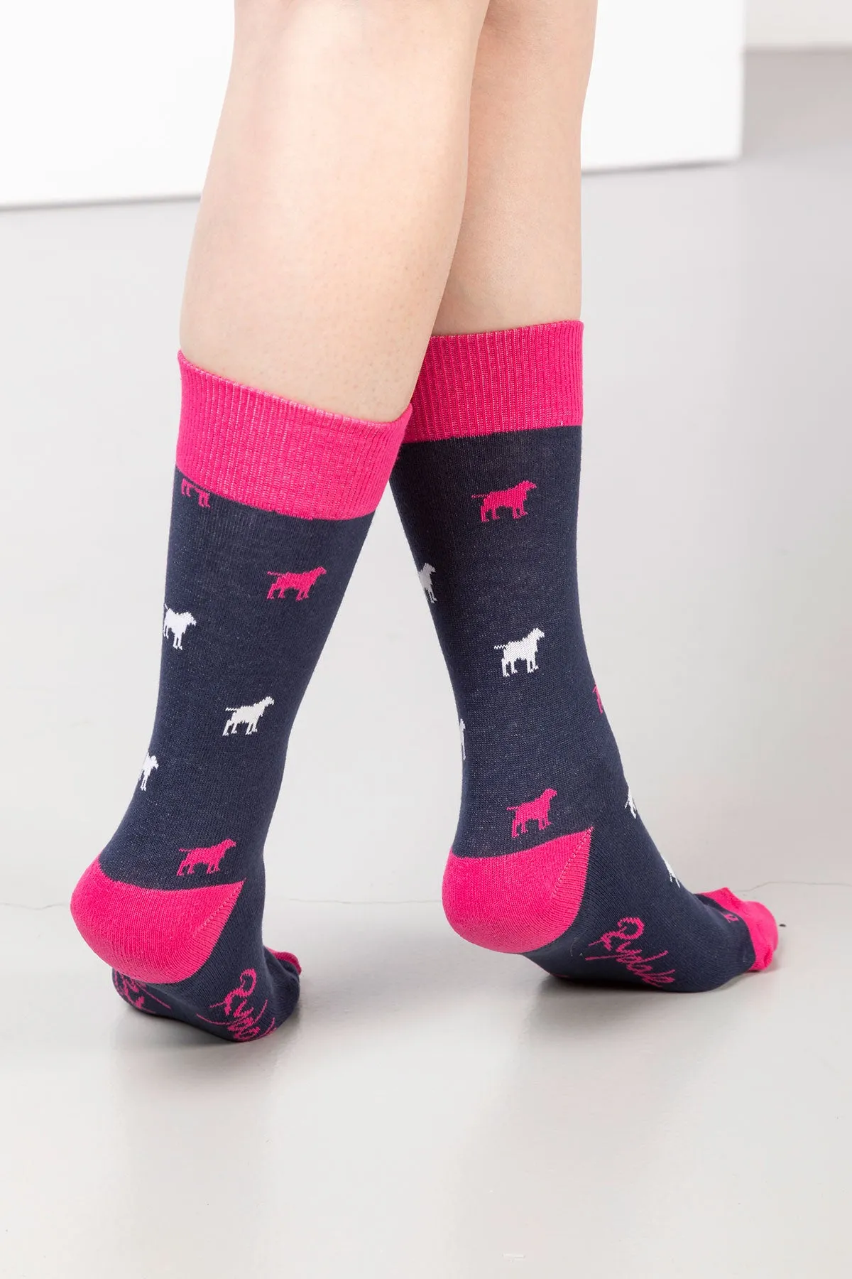 Ladies Wagging Dog II Ankle Socks