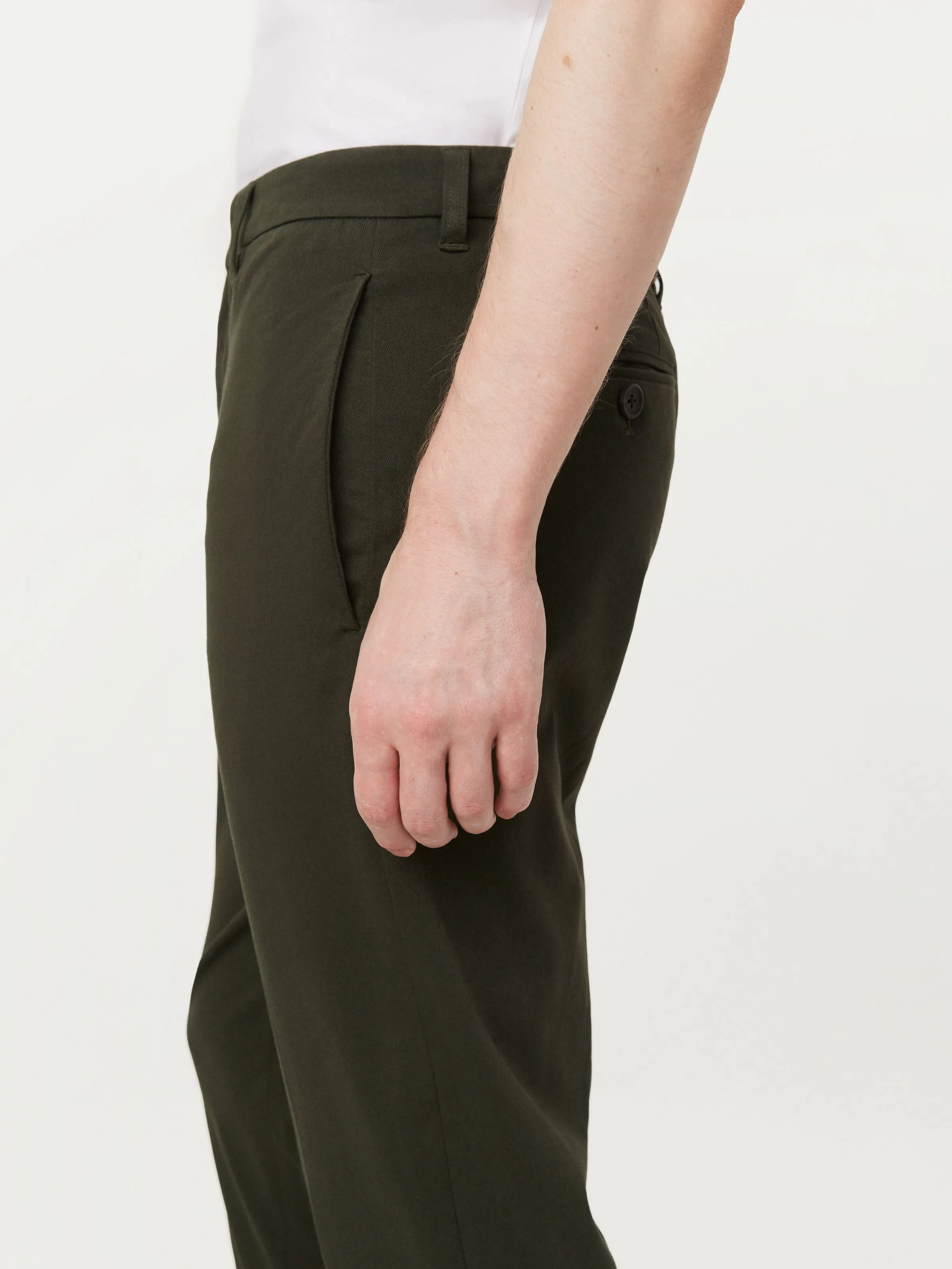 The Colin Stretch Chino Pant in Rosin